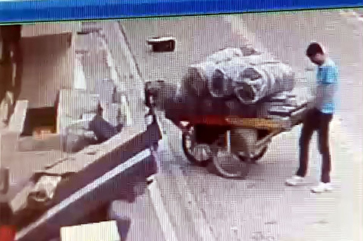 istanbulda el arabali hirsizlik kamerada 0 QAg7k3dL