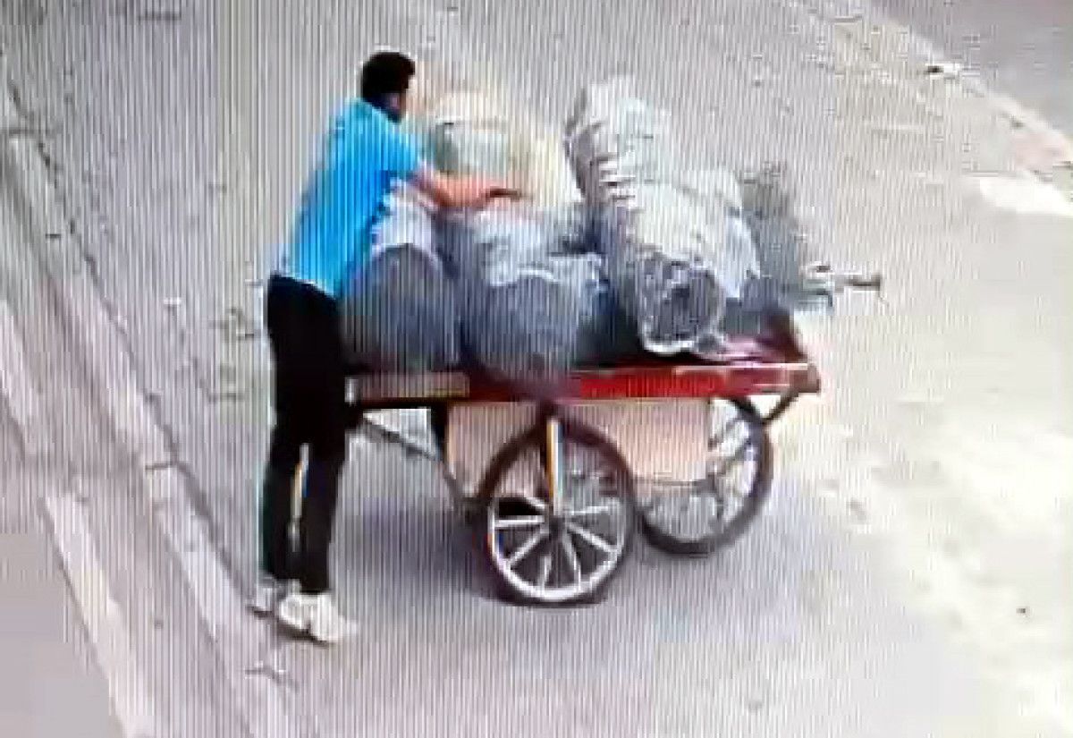 istanbulda el arabali hirsizlik kamerada 1