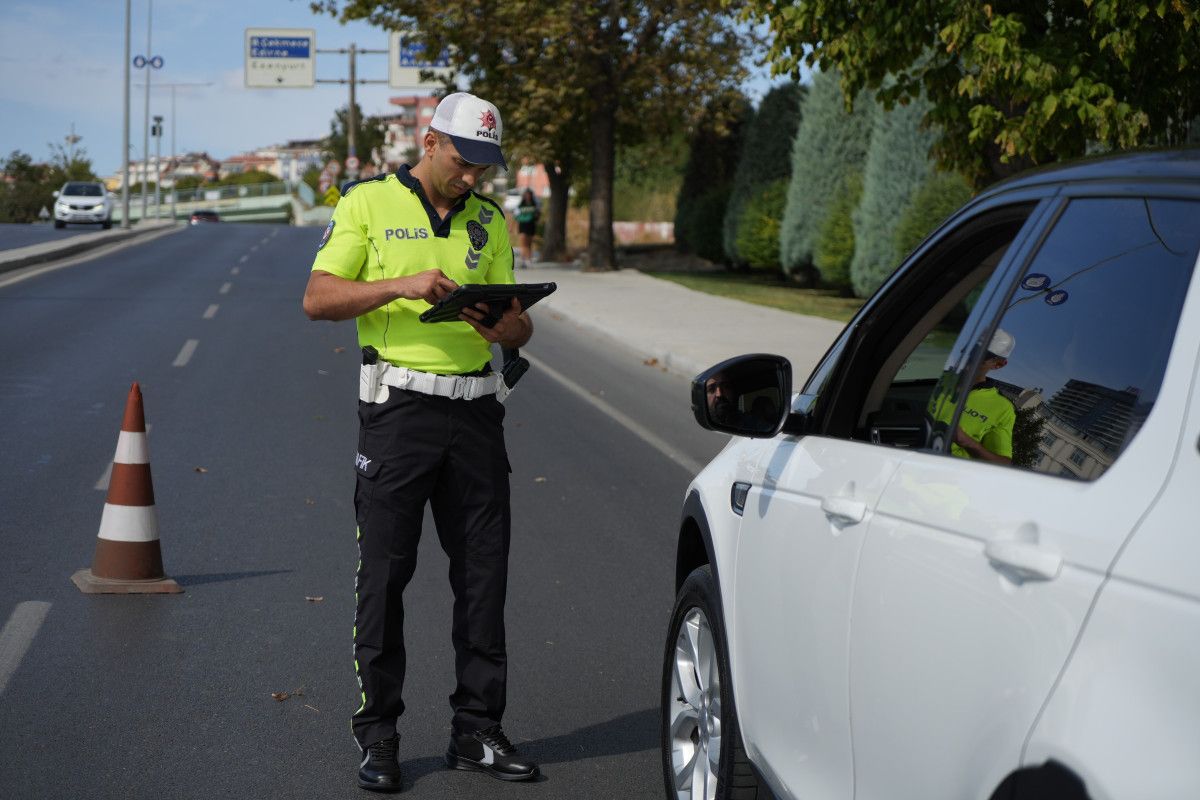 istanbulda gunduz polislik aksam boksoruluk yapiyor 3 ZAM4KDZv