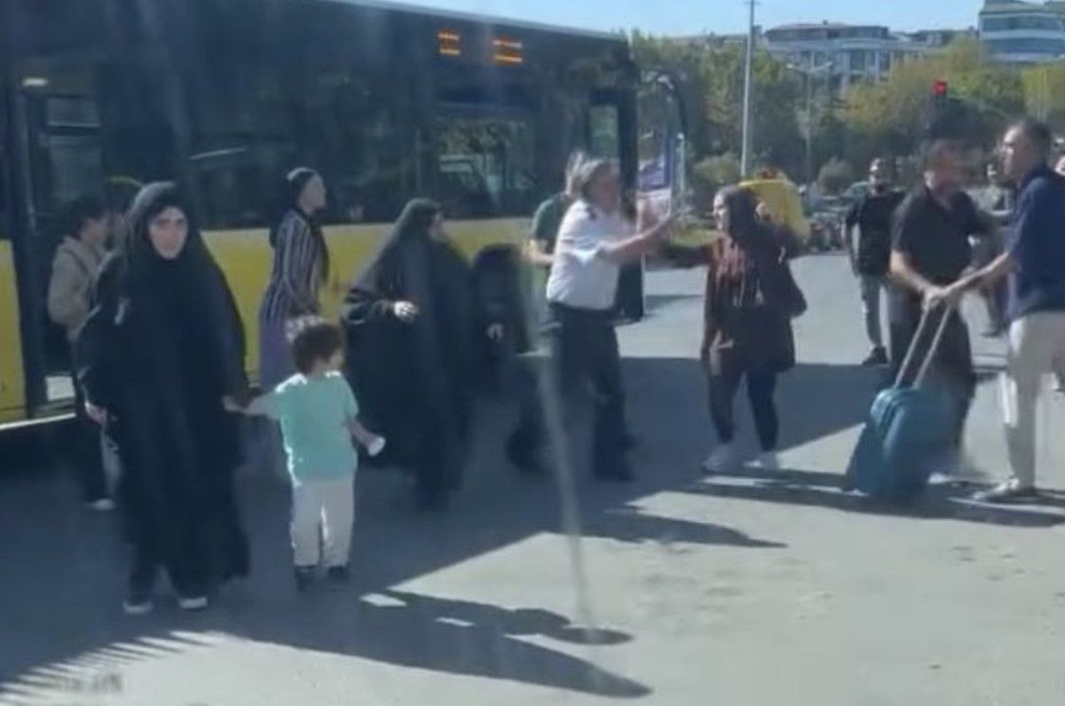 istanbulda iett soforuyle yolcunun yumruklu kavgasi kamerada 2 l6DnCtyi