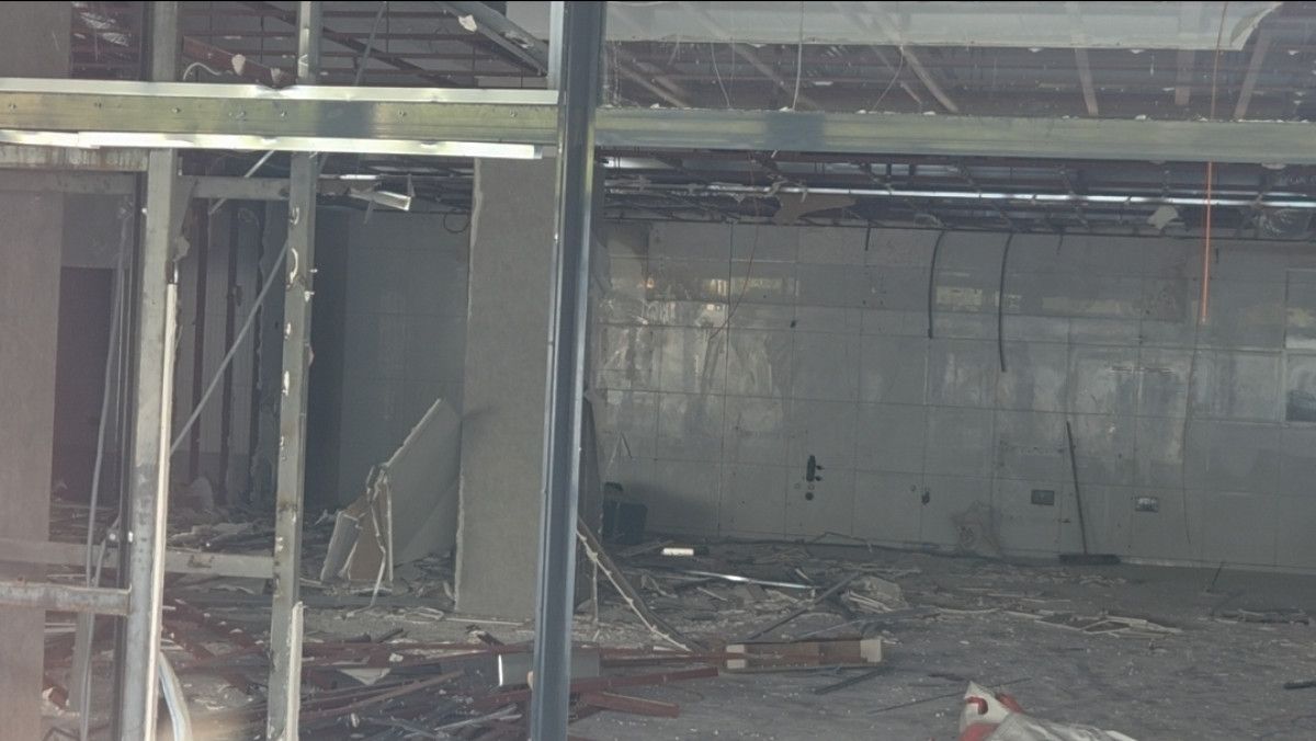 İstanbul'da kolonların kesildiği iddia edilen iş yeri mühürlendi 1 istanbulda kolonlarin kesildigi iddia edilen is yeri muhurlendi 0 2ksHe7RM