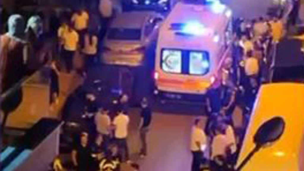 istanbulda sokakta yuruyen zabita husumetlisinin silahli saldirisina ugradi EwnlqLal