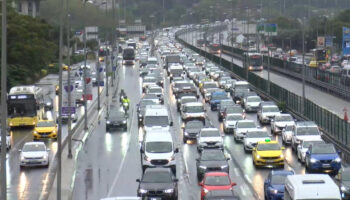 istanbulda trafik yogunlugu yuzde 81 6D8HHbG3