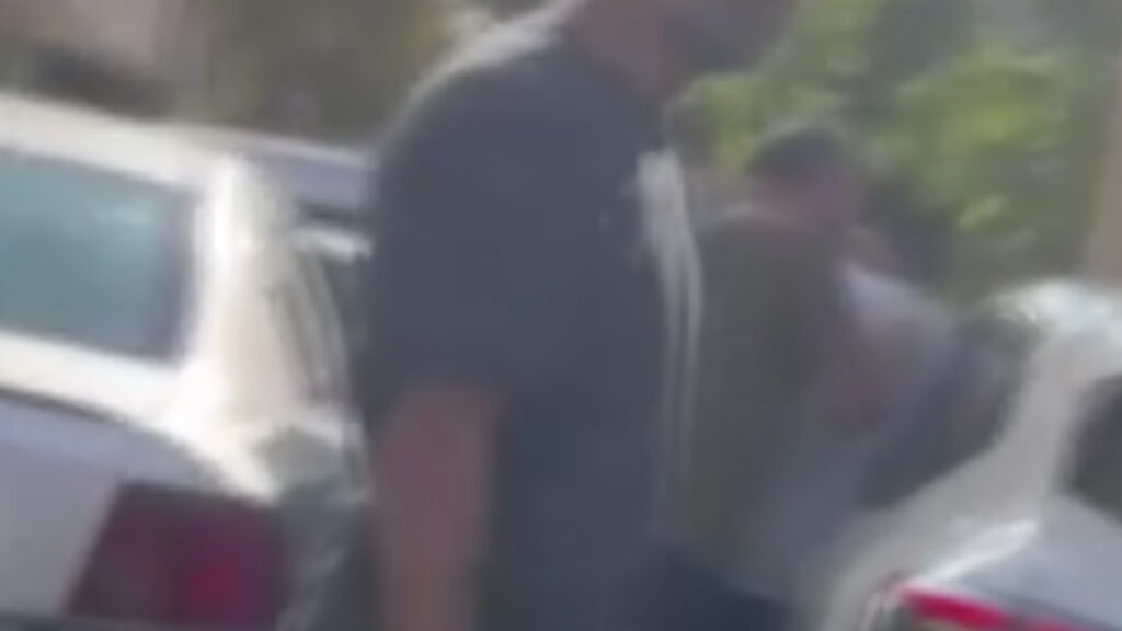 istanbulda yol verme tartismasi arac icinden o anlari kayda aldi AJcASQXW