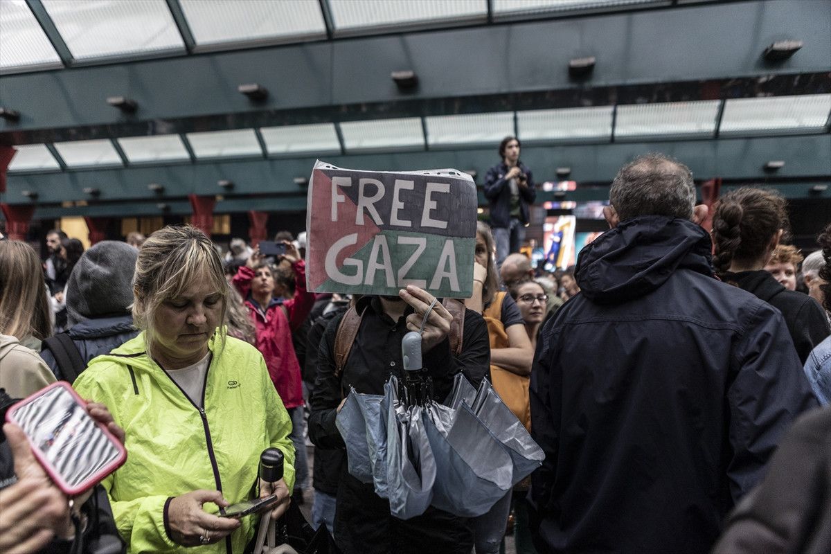 italyadan gazzeye destek israilin saldirilarina karsi protesto duzenlendi 3 Gmt8Rt7e