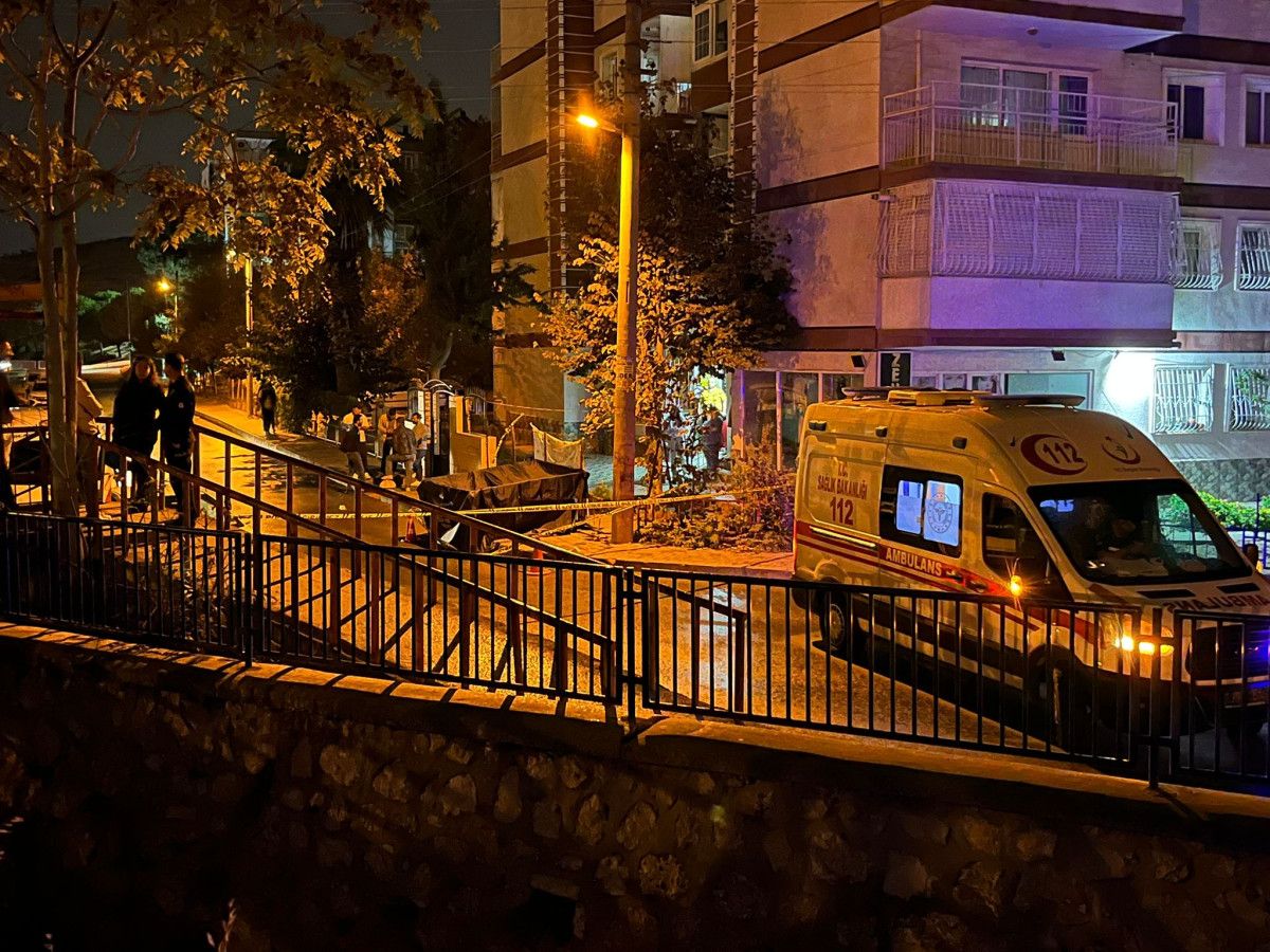 İzmir'de bıçaklı kavgada 1 kişi hayatını kaybetti 1 izmirde bicakli kavgada 1 kisi hayatini kaybetti 0 7n77rJDU