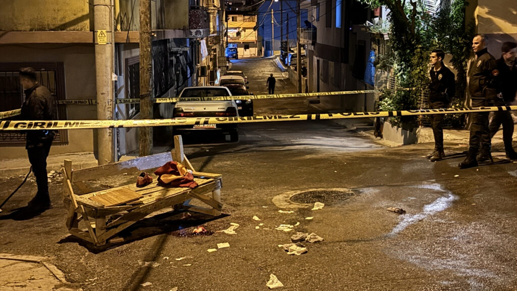 izmirde bicakli kavgada 1 kisi hayatini kaybetti 4nZUl5G7