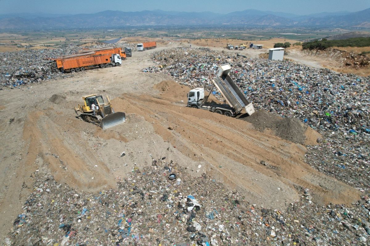 izmirde cop krizi bitmek bilmiyor belediyenin uygulamasina jandarmadan operasyon 0 ypb7UAKW