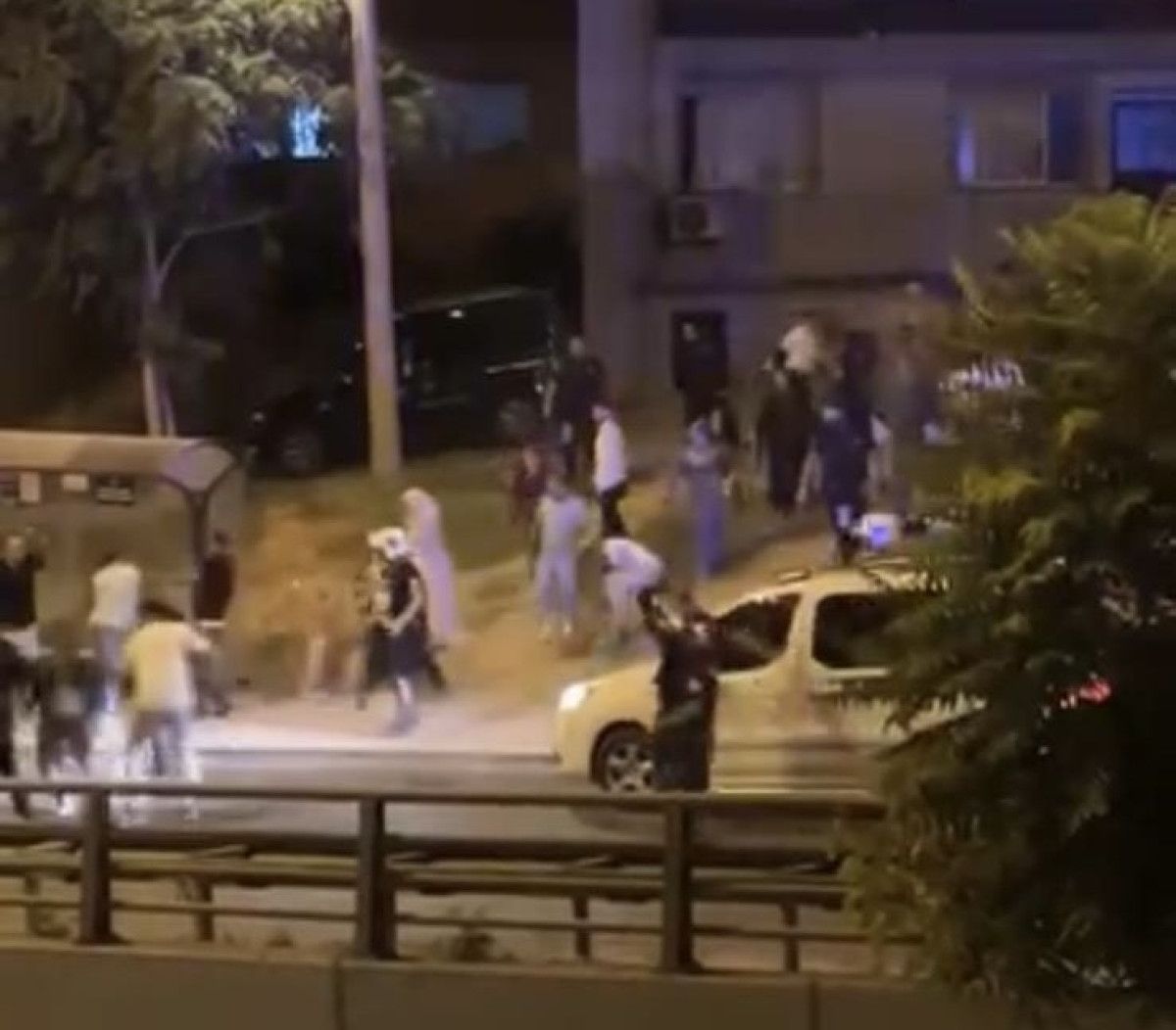 izmirde dugun sonrasi meydan kavgasi cikti 0 GvZeZ2Bu