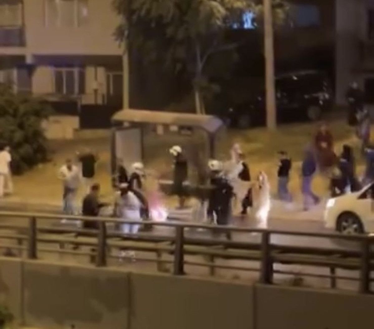 izmirde dugun sonrasi meydan kavgasi cikti 1 nM3m7QUp