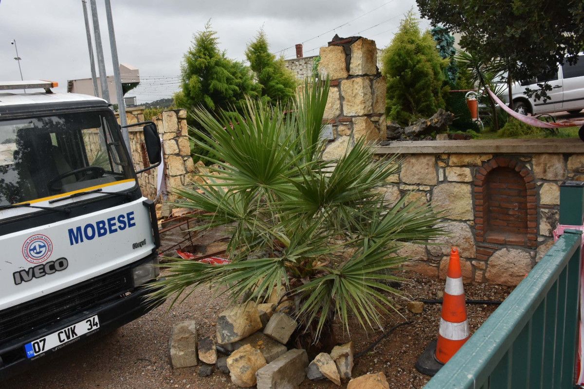 izmirde evli ciftin oldugu kemer faciasinda bilirkisi raporu onlenebilirdi 1 A99LC5TU