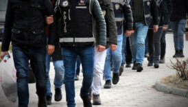 izmirde fetoye yonelik operasyonda 10 supheli yakalandi Cya7x381