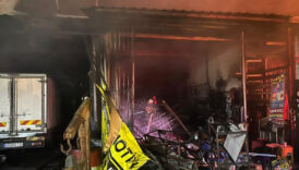 izmirde yanginda 8 is yeri ve 3 arac kule dondu CeFQRPHm