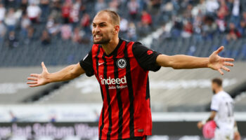 kalp krizi gecirmisti bas dost futbolu birakti kXnLqJQA