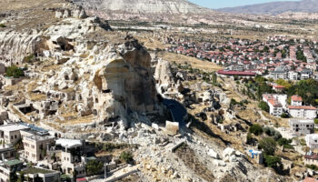 kapadokyada kaya kutlesi dustu Ourydswu