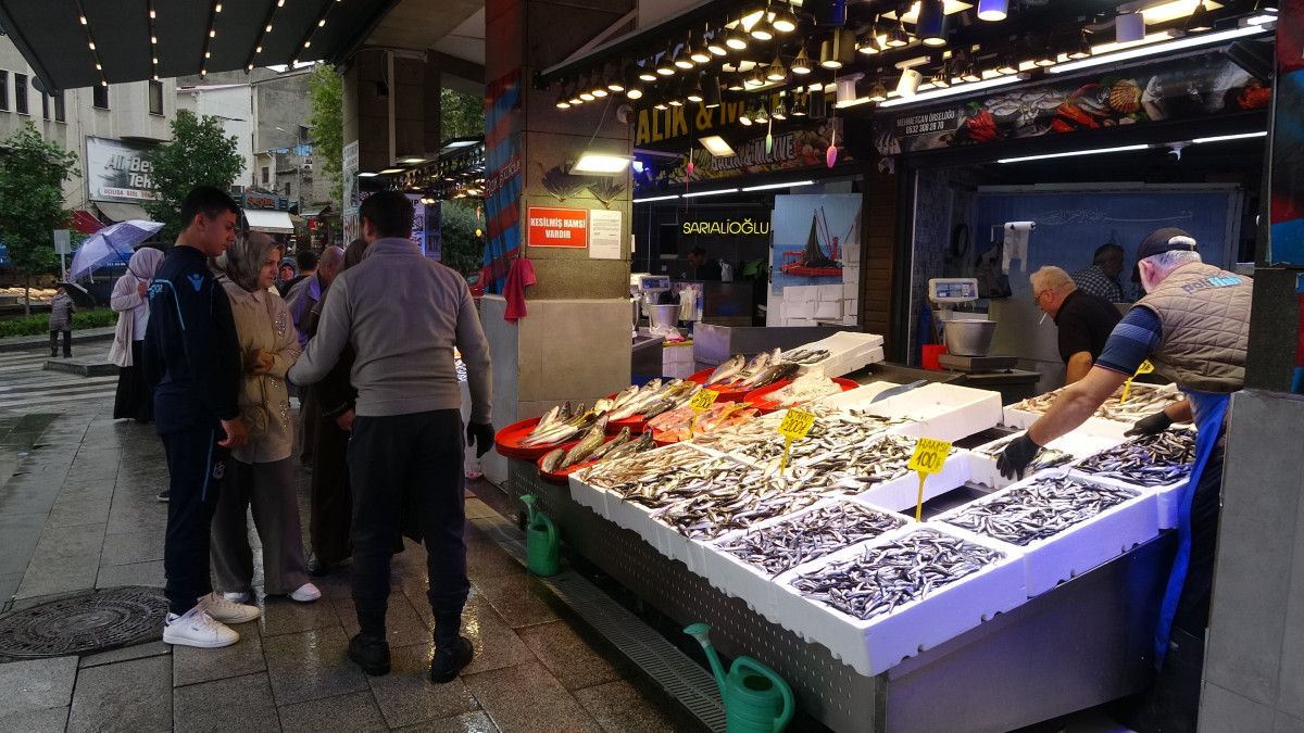 karadenizde hamsi bereketi suruyor 2 jtPK81Lp