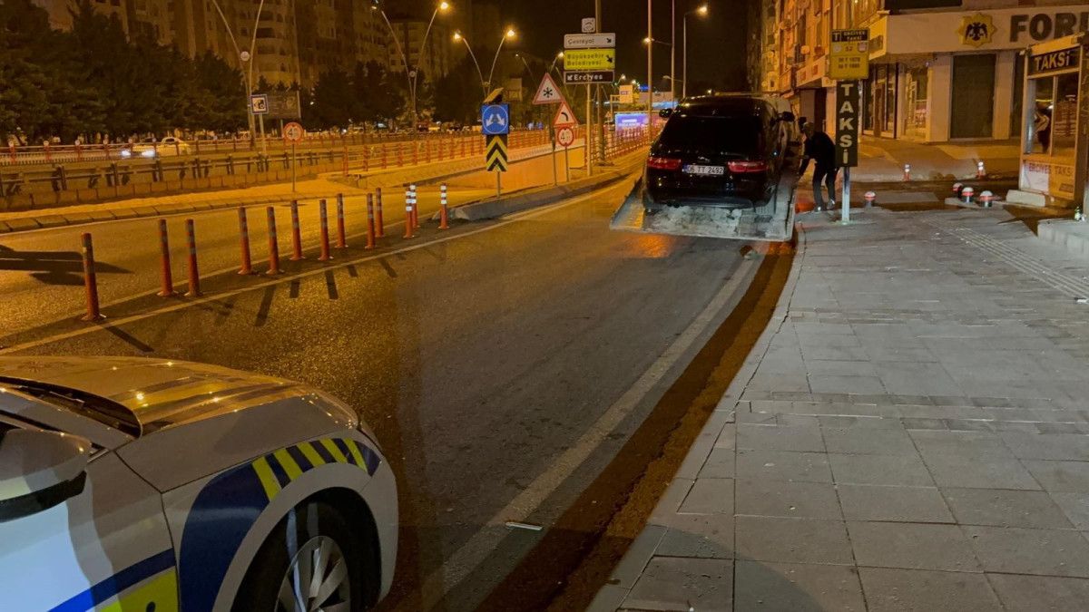 kayseride baskasinin ehliyetiyle uygulamadan gecmek istedi 37 bin 354 tl ceza yedi 3