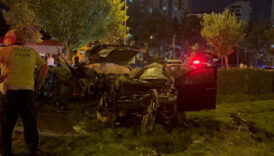 kayseride tramvay yoluna ucan otomobil hurdaya dondu 1 olu UKgHgkLr