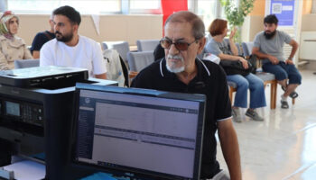 kirklarelinde 73 yasinda universite hayalini gerceklestirdi JYReg98I