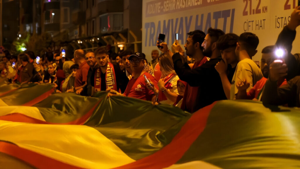 konyada ispanya milli takimi filistin bayrakli kortejle karsilandi yhgdjKgh