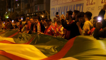 konyada ispanya milli takimi filistin bayrakli kortejle karsilandi yhgdjKgh