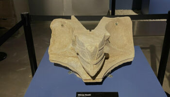 manisada bulunan aigai antik kentinde 2 bin 200 yillik gunes saati bulundu RvcDrJ7R