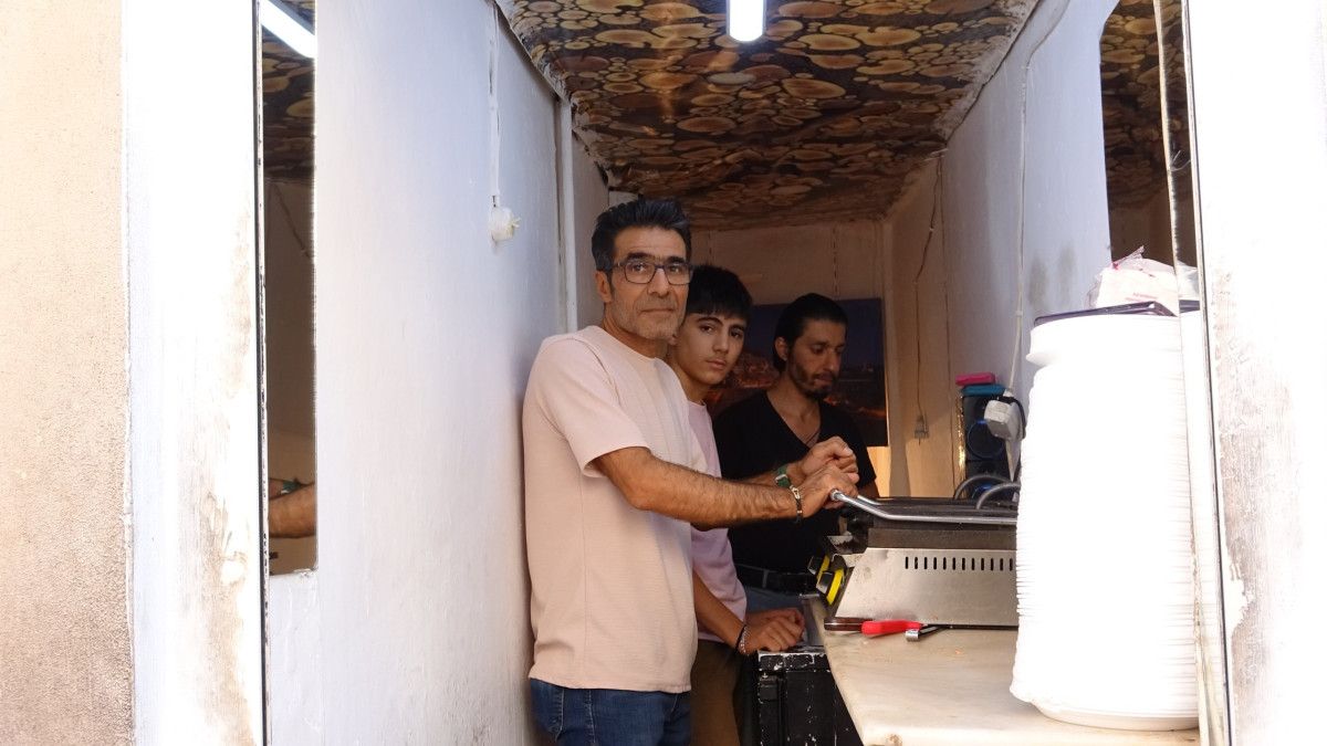 mardinde 3 metrekarelik dukkanla cocuklarini okuttu 0 qcv7daY4