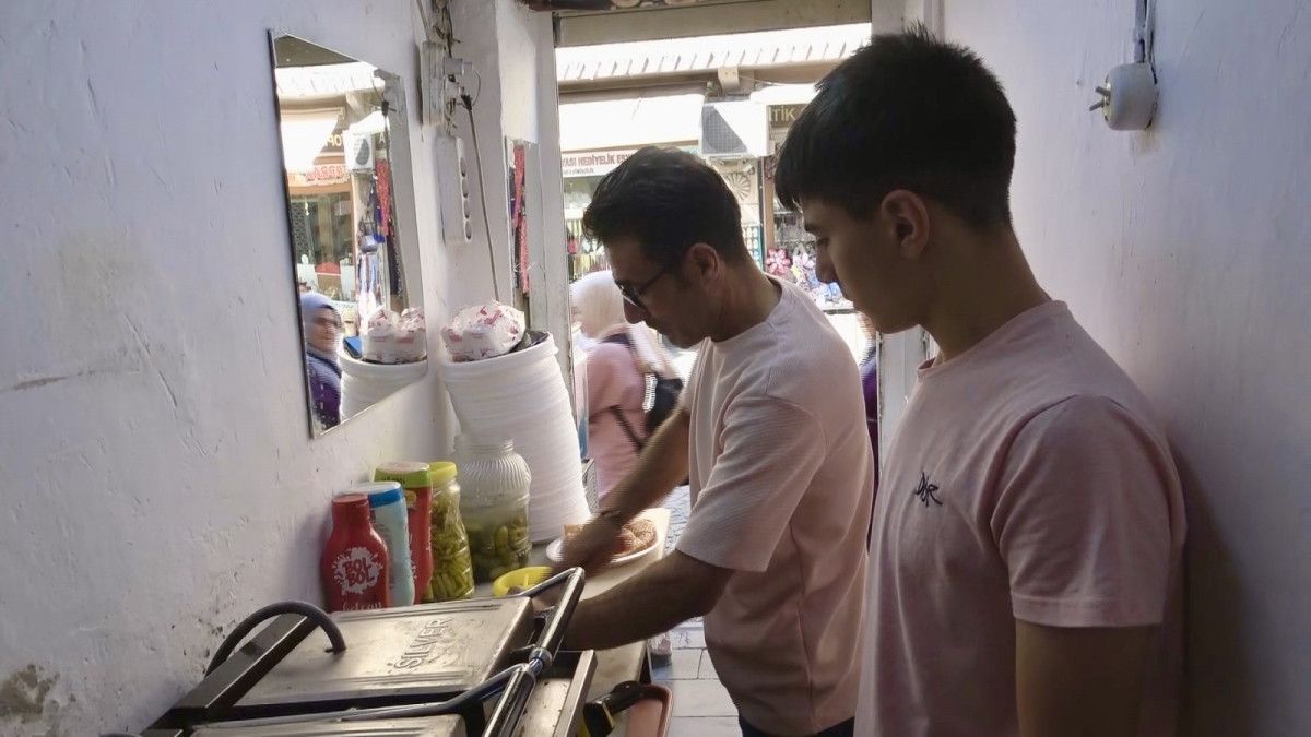 mardinde 3 metrekarelik dukkanla cocuklarini okuttu 2
