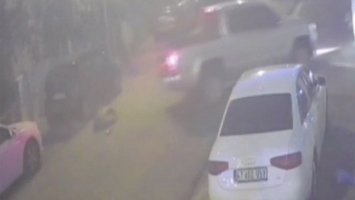 mardinde dur ihtarina uymayan arac apartmana daldi 0