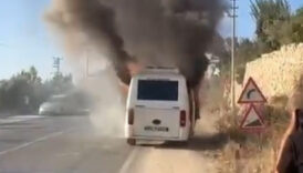 mersinde minibuste korkutan yangin YC31R1RK