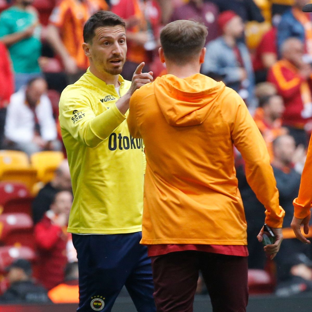 mert hakan yandas kerem akturkoglu paylasimini sildi 2 eDk15fGL