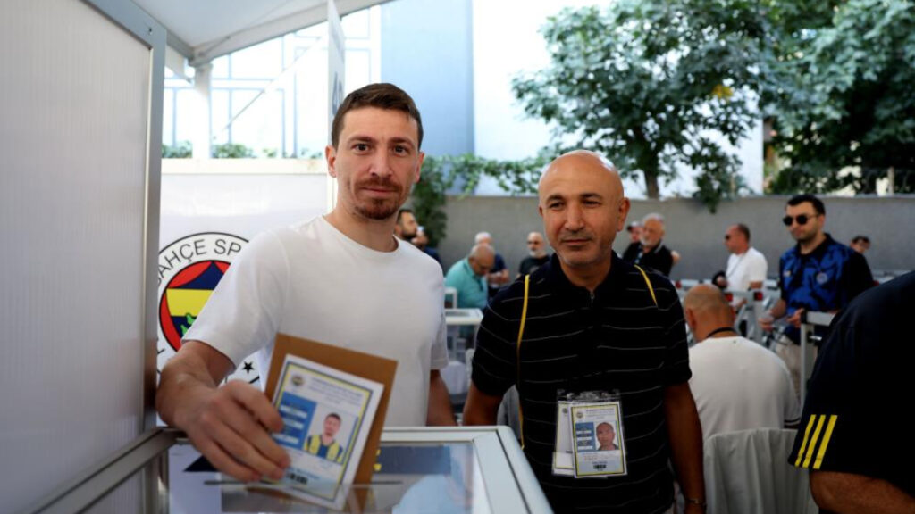 mert hakan yandasin kullandigi oy tuzuge aykiri cikti WrfROEhh