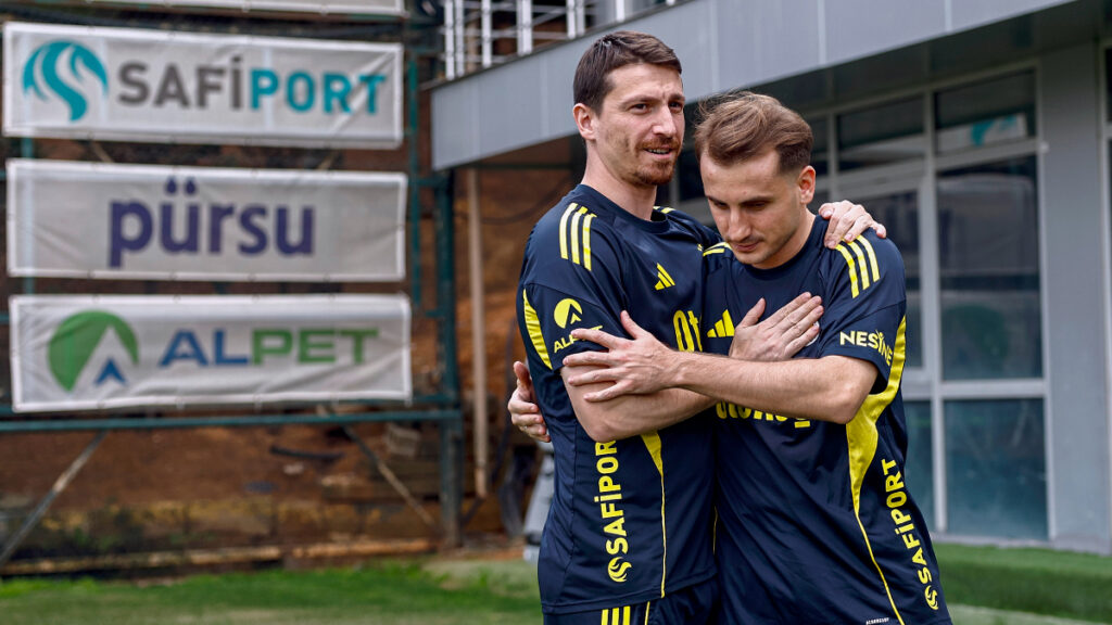 mert hakan yandasla sarildi kerem akturkoglu ilk idmanina cikti 9zvd61XO