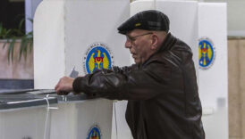 moldovada halk parlamento secimi icin sandik basinda C2gxg3C2