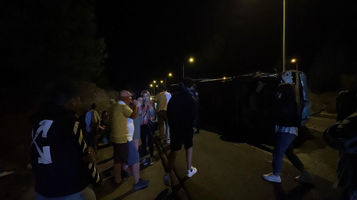 muglada devrilen otobuste 5 kisi yaralandi 0 eBjrWPwR