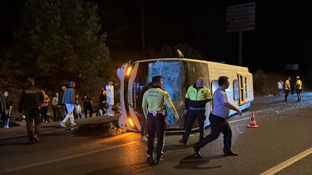 muglada devrilen otobuste 5 kisi yaralandi ReSIYCTe