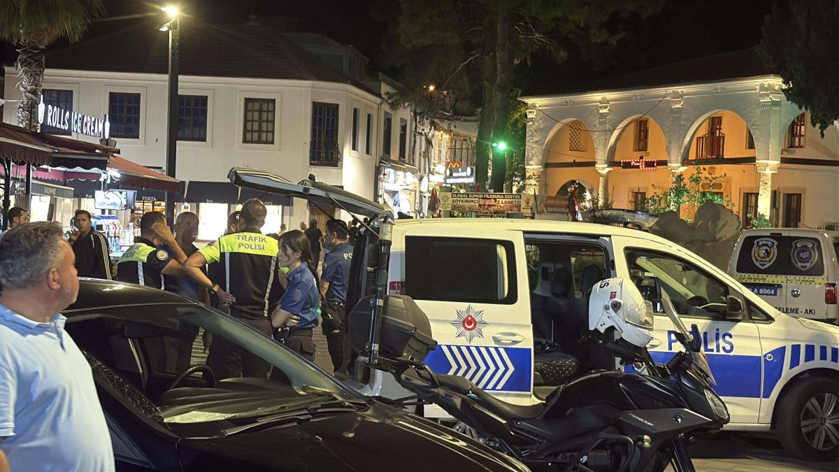 muglada hesap odemeden kacip cevreye ates acan 2 supheli tutuklandi 0 SqF9Hl7w