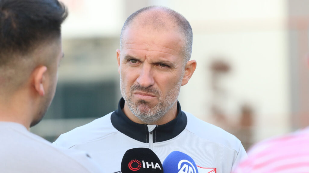 mustafa er 3 4 oyuncuyu aramiza katmak istiyoruz VyxQCRtG