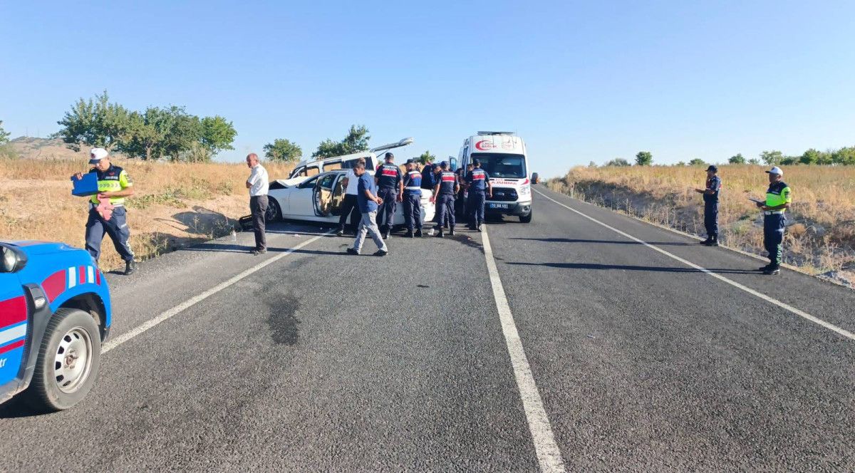 nevsehirde otomobil ile hafif ticari arac carpisti 14 yarali 2 qEDrOPTj