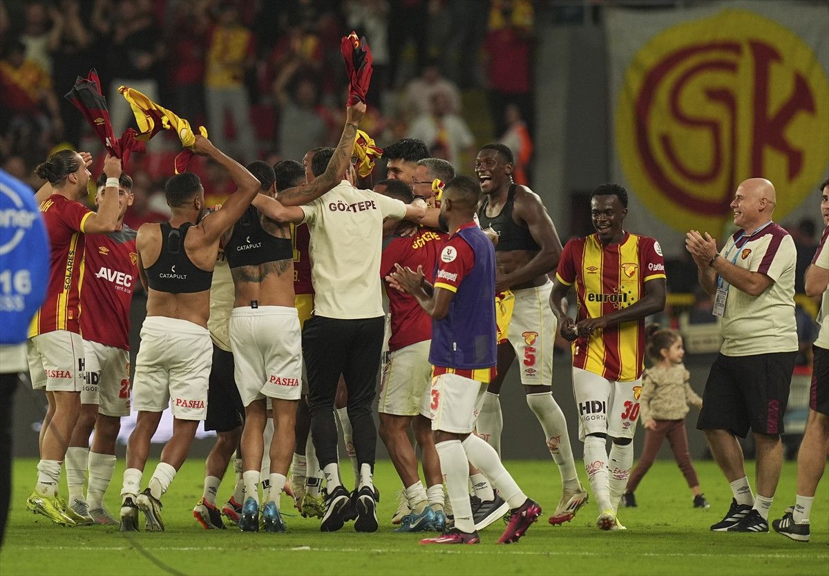 nihat kahveci besiktas deplasmana gitmesin 1 hP8ne3uw