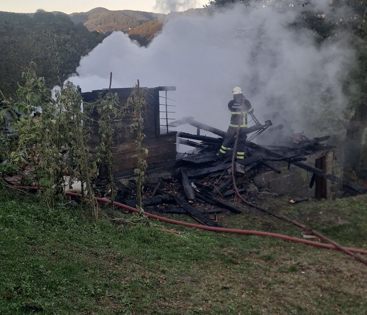 orduda korkutan ev yangini 2 NLWZODqw