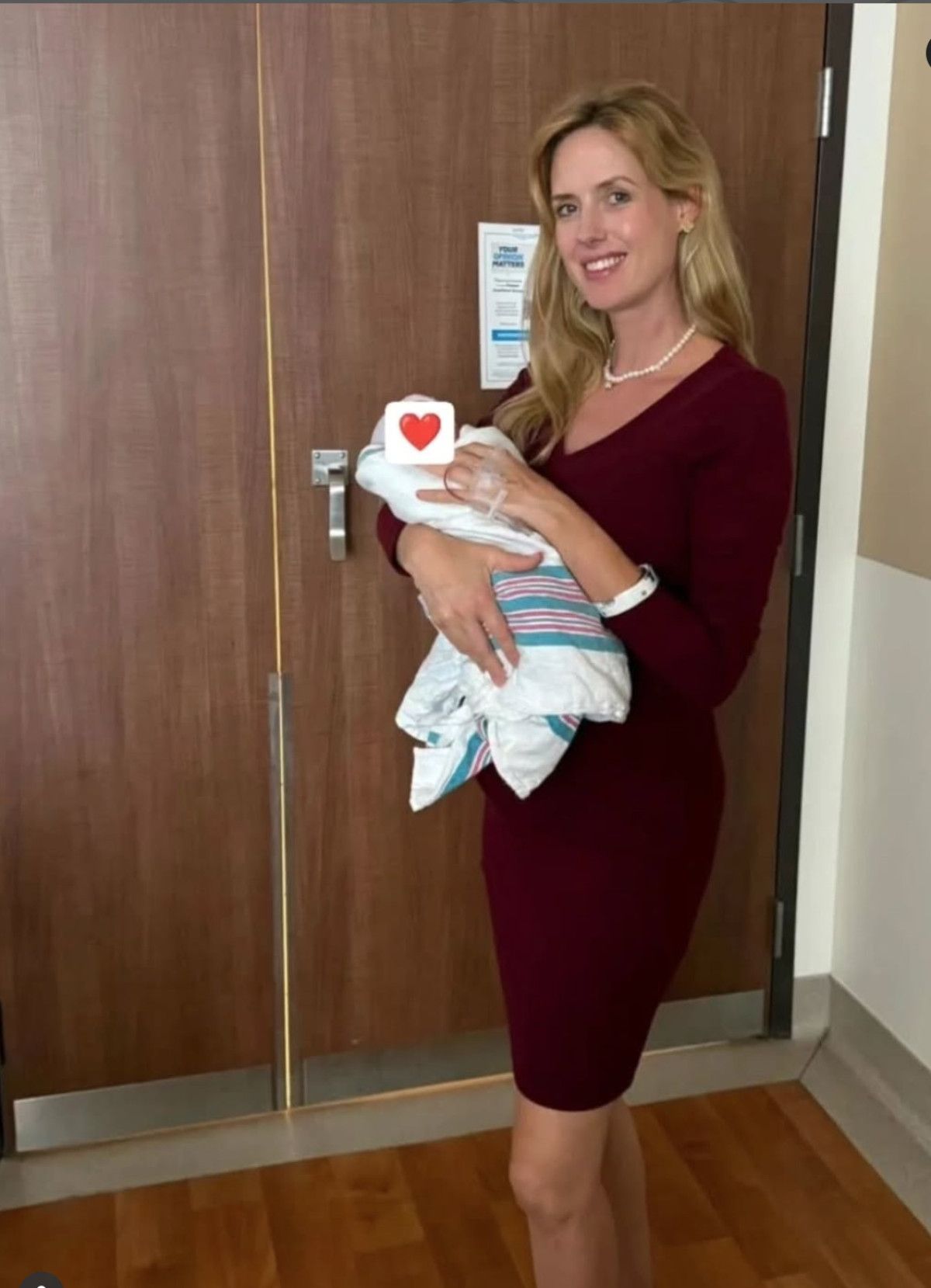 oyle bir gecer zaman kinin carolinei wilma elles dorduncu kez anne oldu oglunun adini VBQ1dNuV