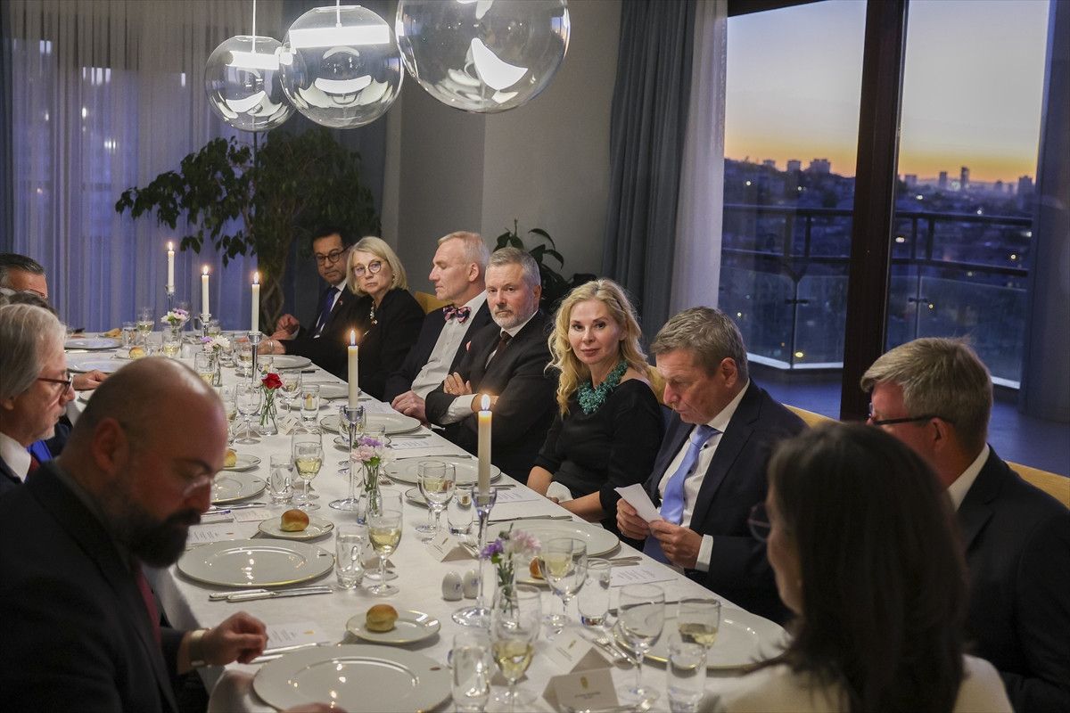 ozgur ozel iskandinav ve baltik ulkelerinin buyukelcileriyle 3 f7iKA3rF