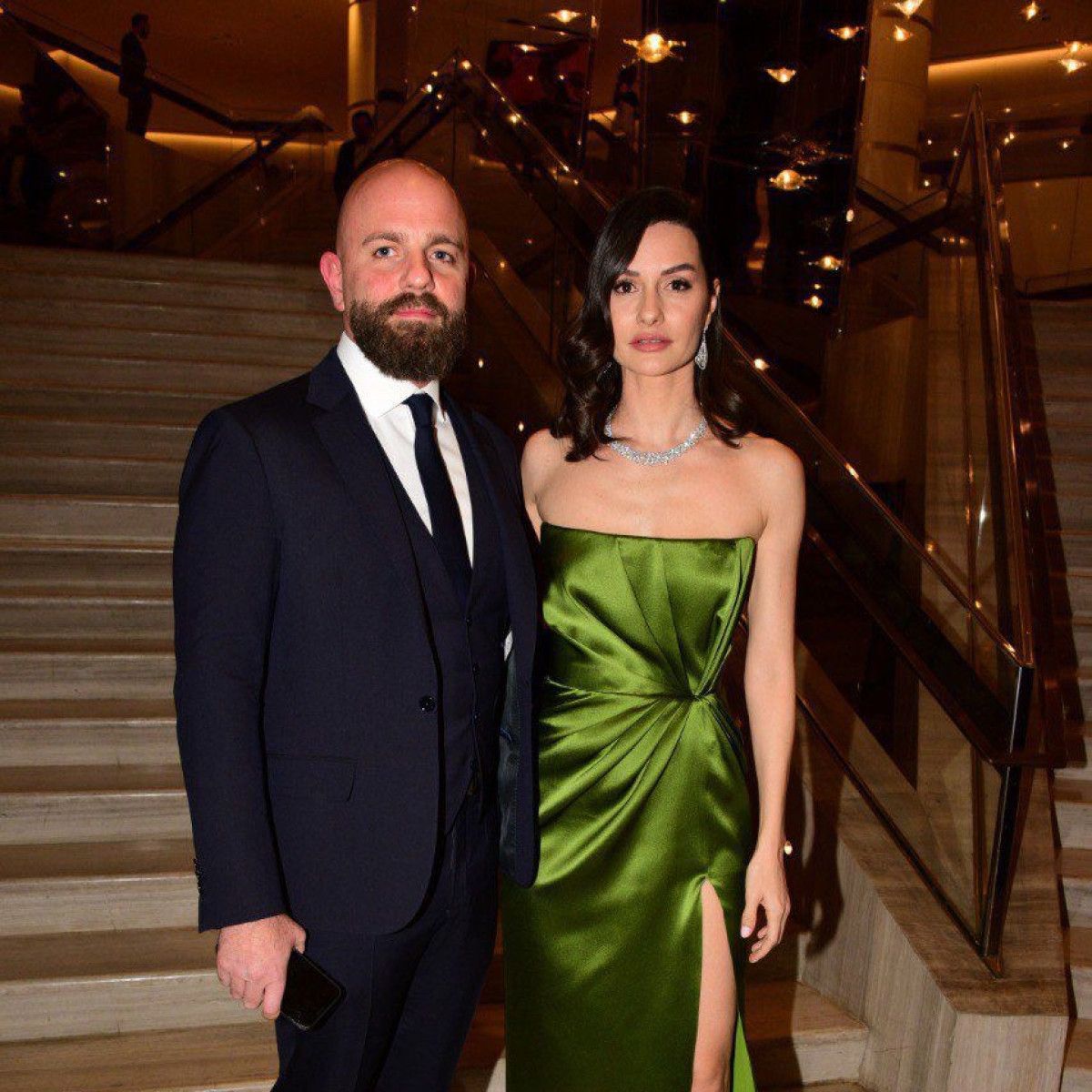 ozilhandan zor vazgecti yeniden yasemin ergene oldu 0 BQWI3Lyp