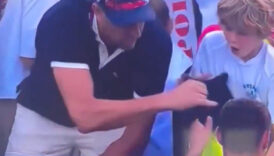 polonyali ceo teniscinin imzaladigi sapkayi cocuktan caldi KCDU5gip