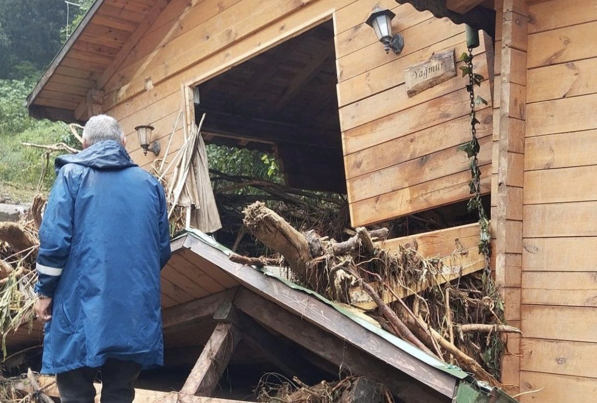 rizede siddetli yagislar ve sel buyuk yikimlara yol acti 5