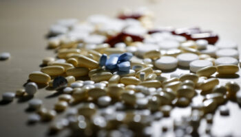 rusya kanser asisinin kullanima hazir oldugunu ve tum hastalara ucretsiz sunulacagini duyurdu LnCCcdxN