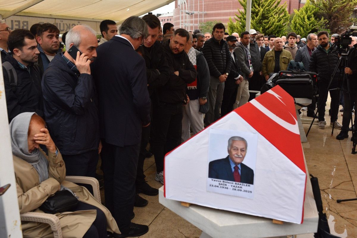 sair ve yazar yavuz bulent bakilerin cenaze toreni duzenlendi 0 GRN7fc93