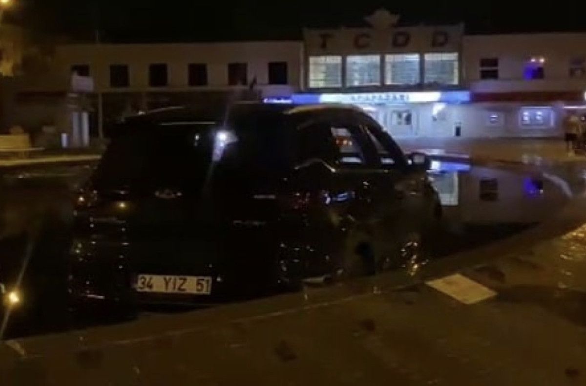 sakaryada araciyla sus havuzuna giren alkollu surucu sucu navigasyona atti 0 BpQdsq4j