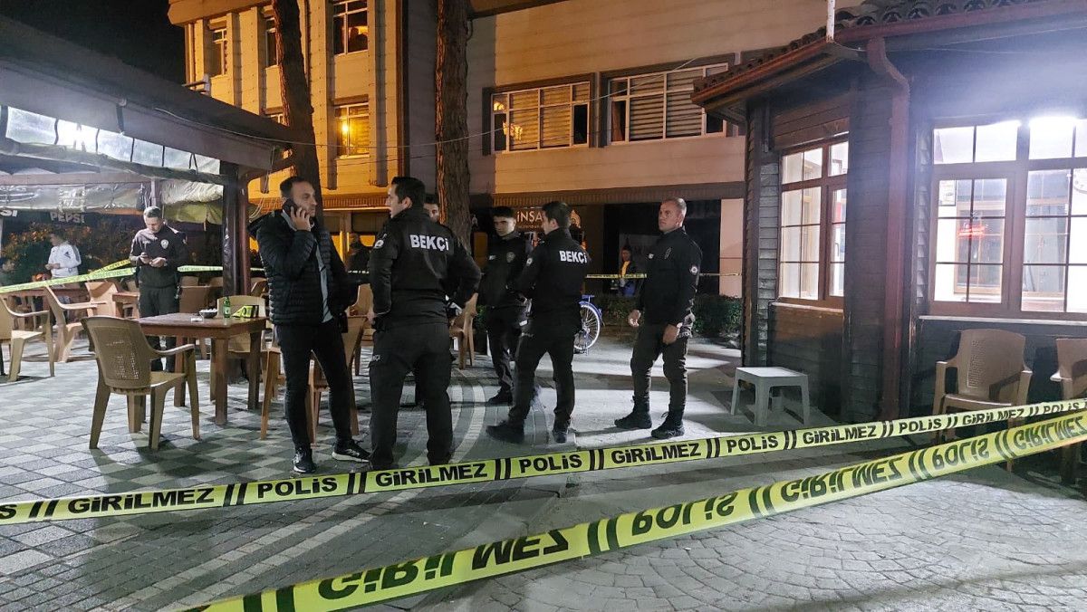 sakaryada bir baba kizina uyusturucu sattigini iddia ettigi sahsi silahla yaraladi 0 5QYZm1PW